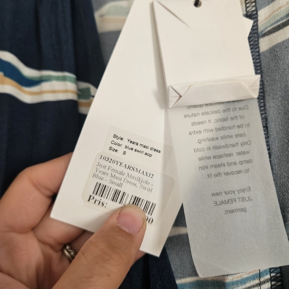 Just Female Blue and White Patterned Maxi Dress - Picture 7 of 8